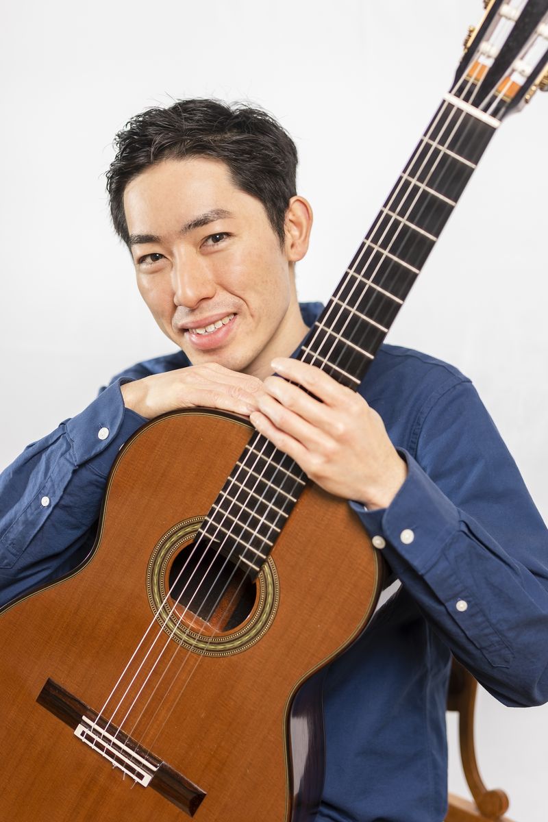 サンバ協奏曲ギターソリスト 伊藤 亘希